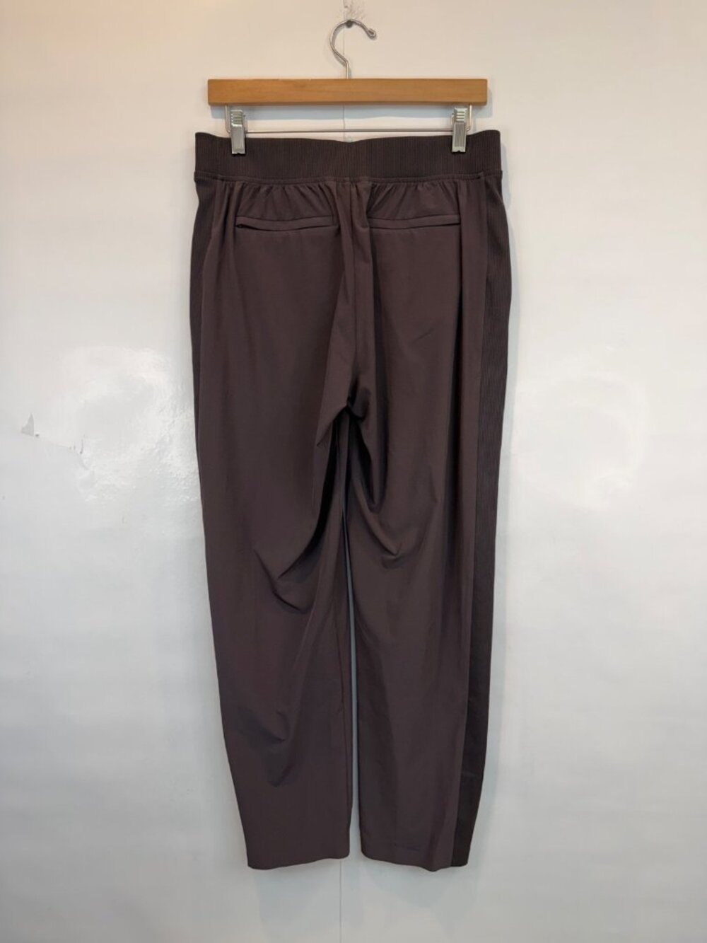 Athleta Women's Brooklyn Ankle Pant Mid Rise Size 6 Brown Elastic Waist Pull On - Picture 3 of 5